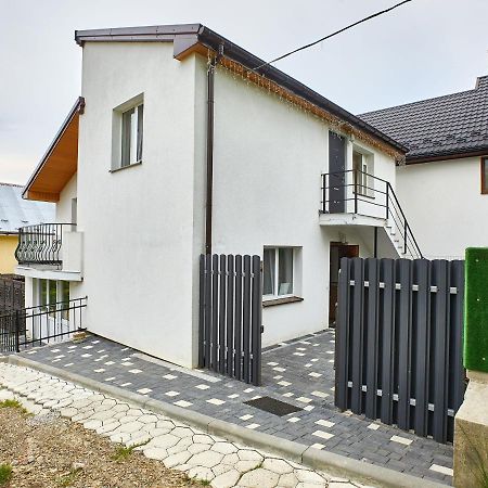 Private Apartments Truskavets Bagian luar foto