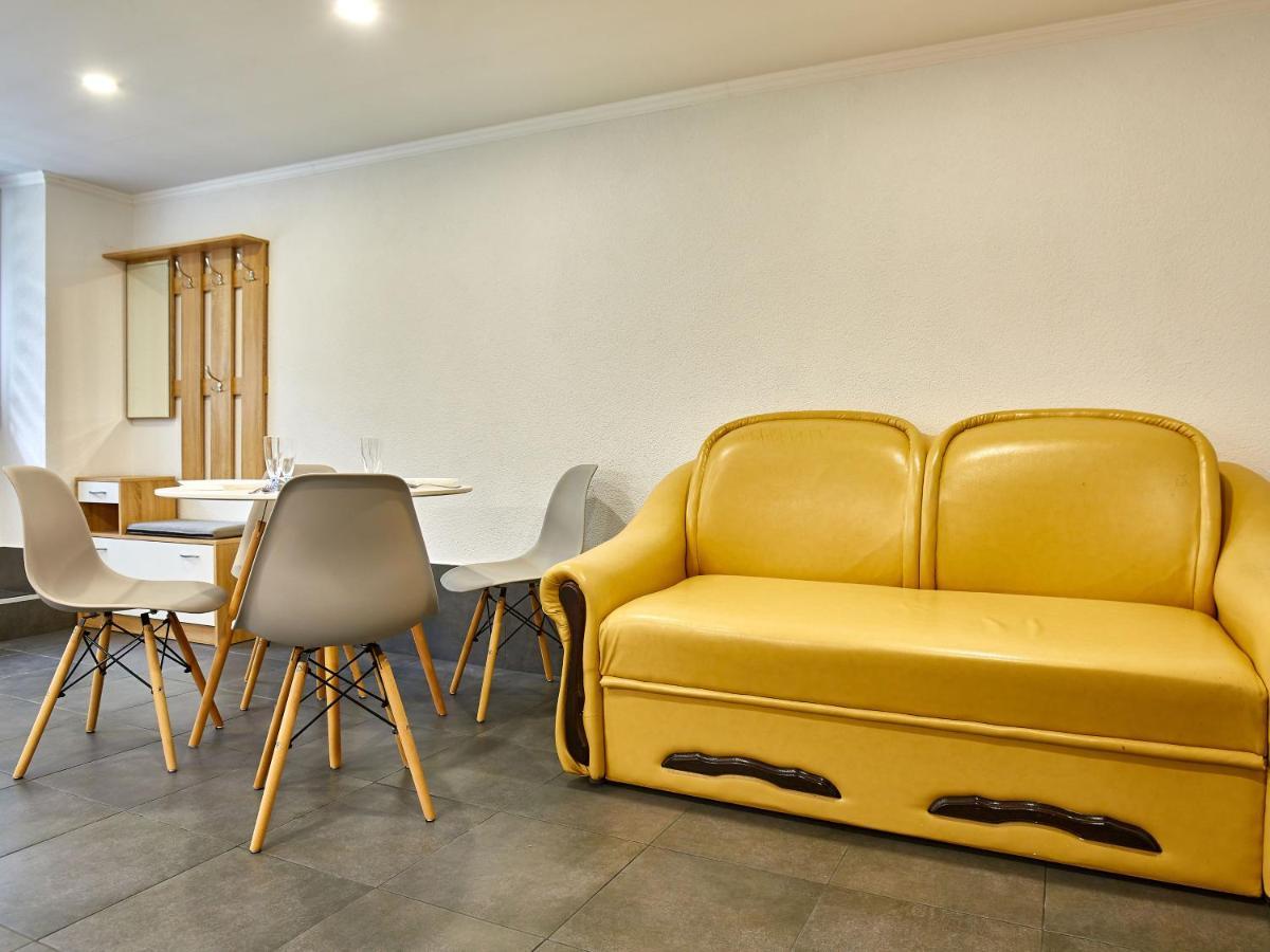 Private Apartments Truskavets Bagian luar foto