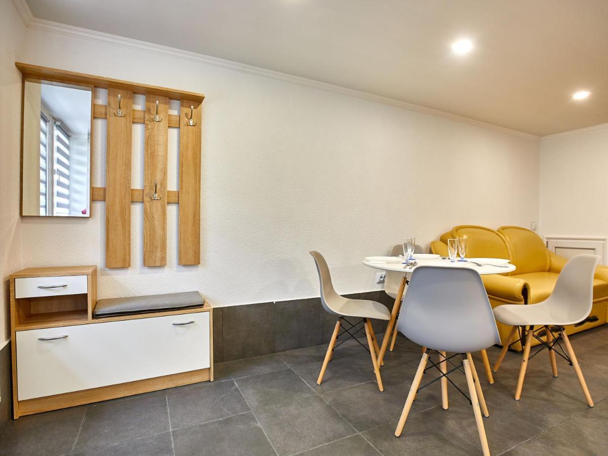 Private Apartments Truskavets Bagian luar foto