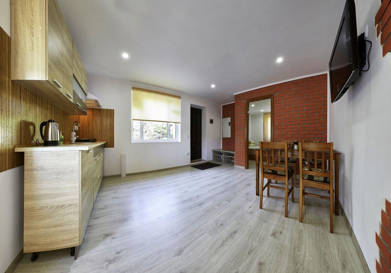 Private Apartments Truskavets Bagian luar foto