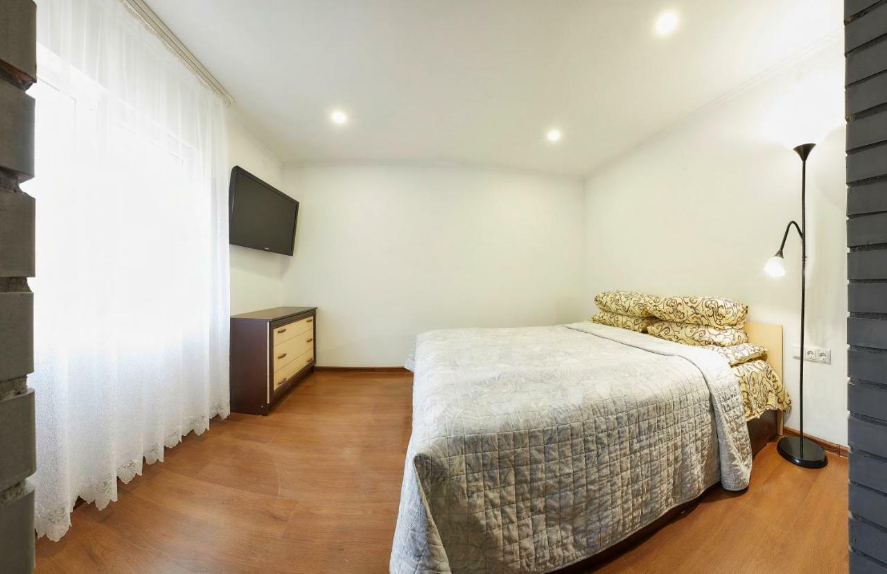 Private Apartments Truskavets Bagian luar foto