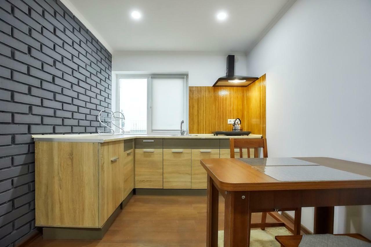 Private Apartments Truskavets Bagian luar foto