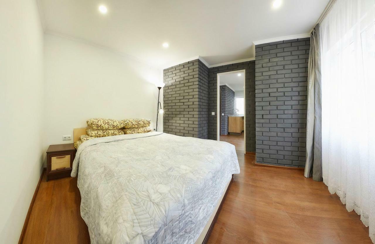 Private Apartments Truskavets Bagian luar foto